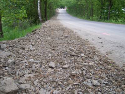 Auf geringe Besch&auml;digung der asphaltierten Strasse wurde gr&ouml;&szlig;ten Wert gelegt.