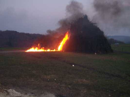 ../Images/osterfeuer273.jpg