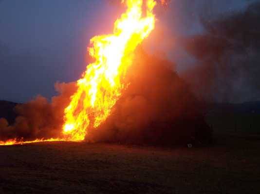 ../Images/osterfeuer277.jpg
