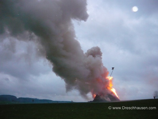 ../Images/osterfeuer387.jpg