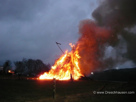 ../Images/osterfeuer392.jpg