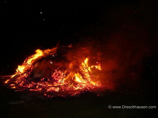 ../Images/osterfeuer424.jpg